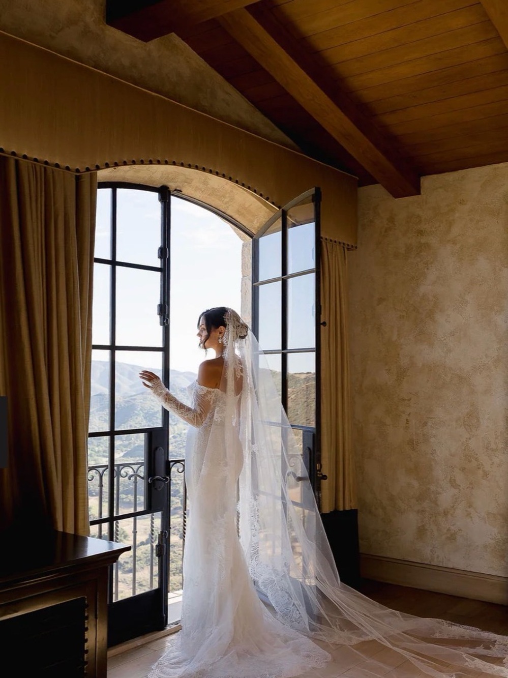 Untamed Petals “Love Letter” 110” Mantilla Veil